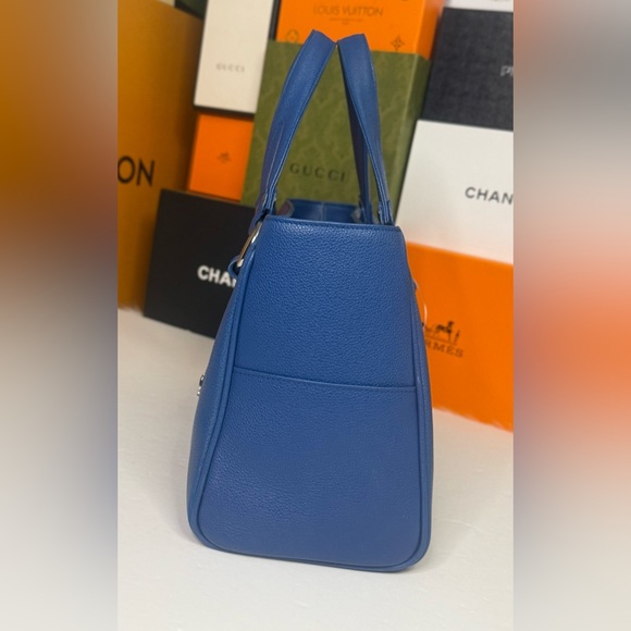 Auth MCM Like NEW! Royal Blue Leather Shoulder Bag - Picture 9 of 17